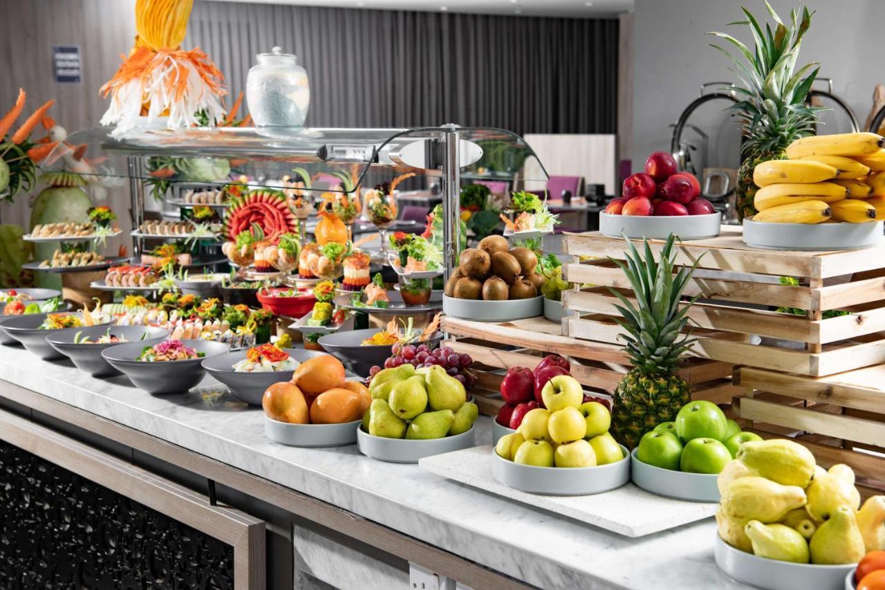 Park Inn By Radisson Makkah Aziziyah Мекка Экстерьер фото A buffet at a luxury hotel