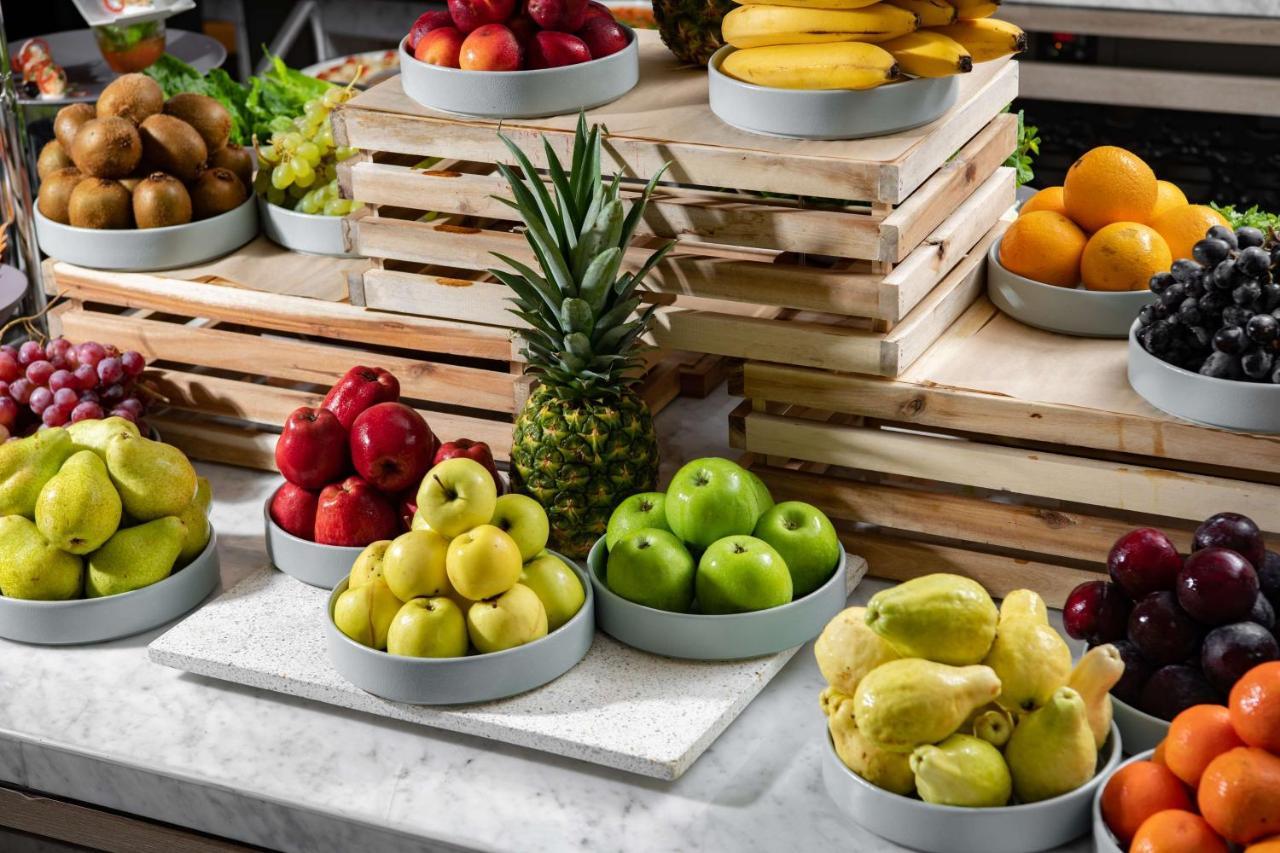 Park Inn By Radisson Makkah Aziziyah Мекка Экстерьер фото Fruit buffet at a hotel