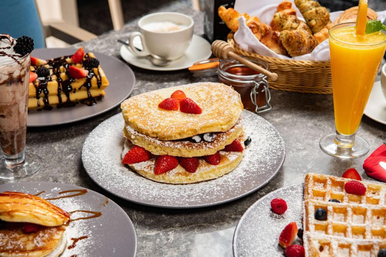 Park Inn By Radisson Makkah Aziziyah Мекка Экстерьер фото Belgian waffles